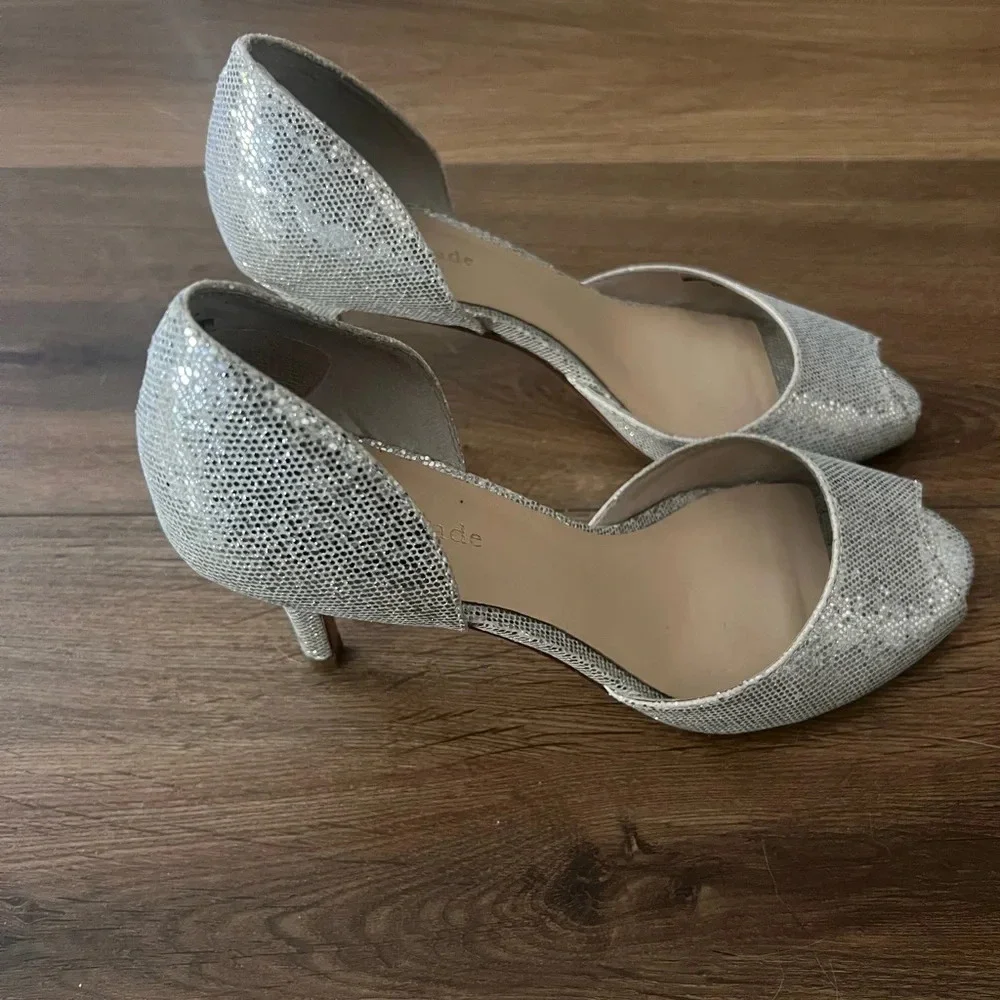 Kate Spade New York Womens 7.5 M Vero Cuoio Silver Glitter 3.5